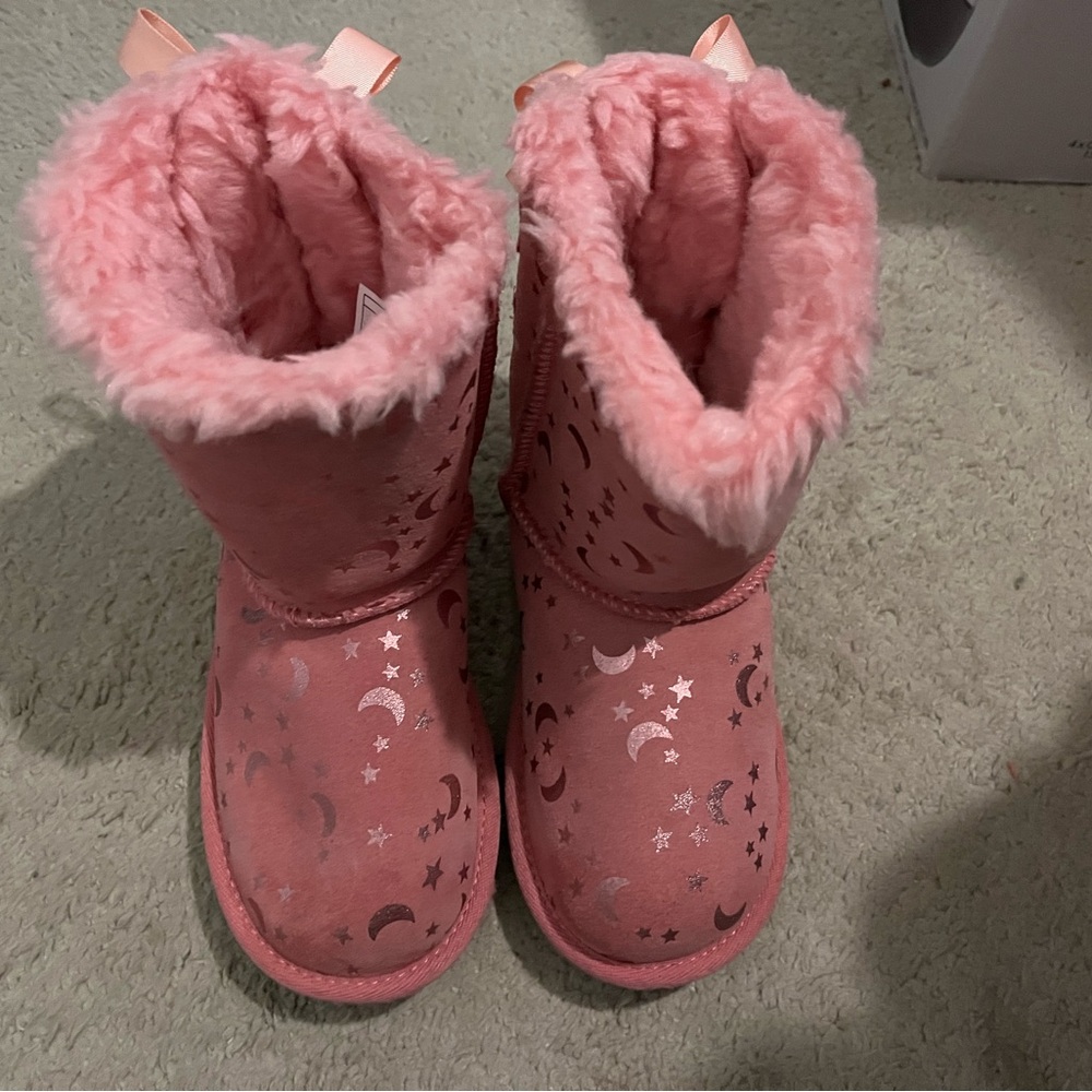 pink bailey bow II moon and star uggs